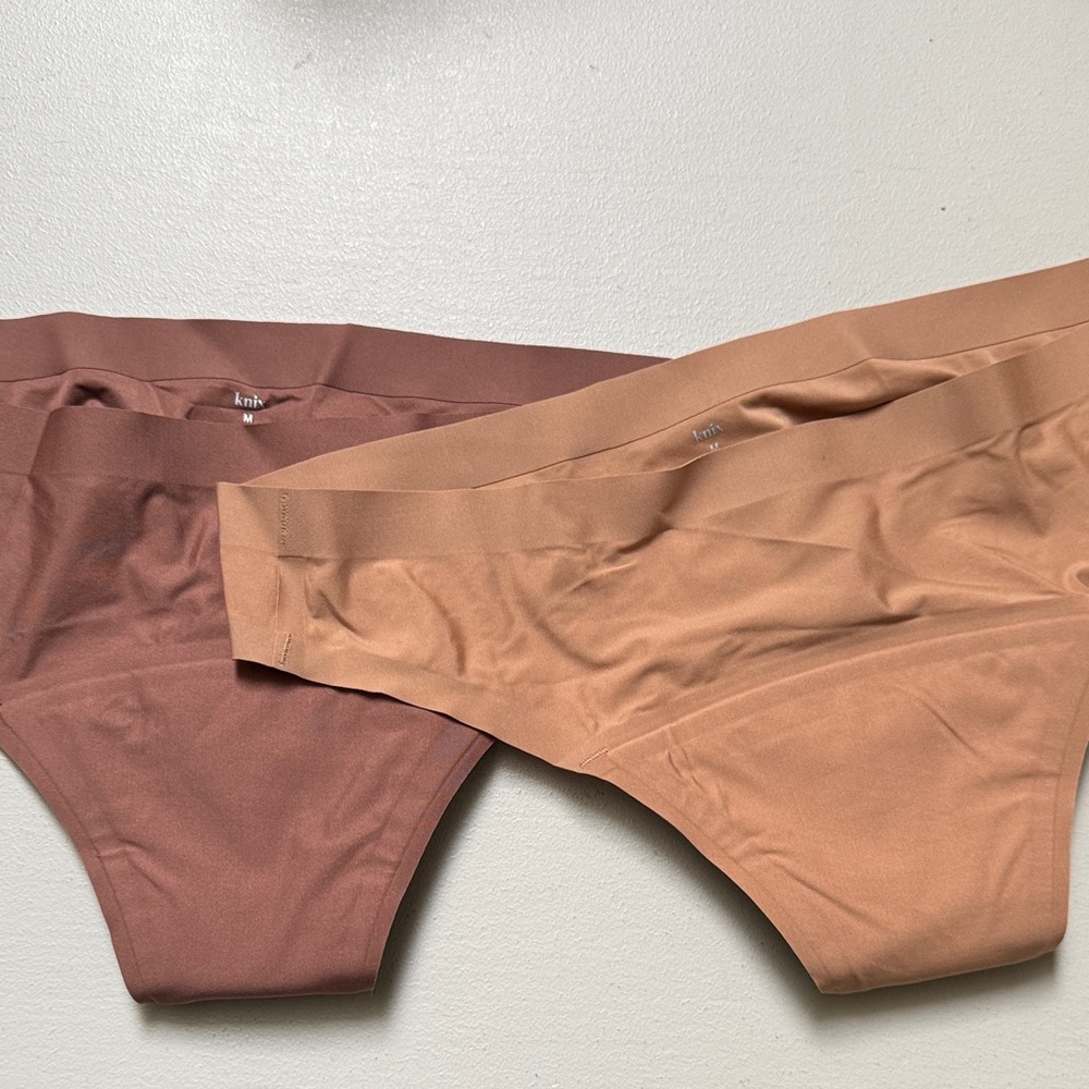 NEW Pair of Knix Leakproof Thong M